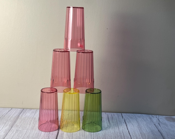 Set of 6 Arrow plastic tumblers in assorted colors