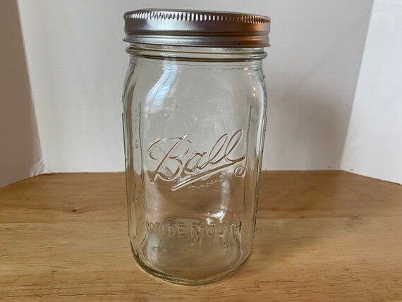 Vintage Ball Wide Mouth Clear 3 Cup 24 Ounce Mason Jar With Grape Vine  Design and Measure Side Panel With Lid 