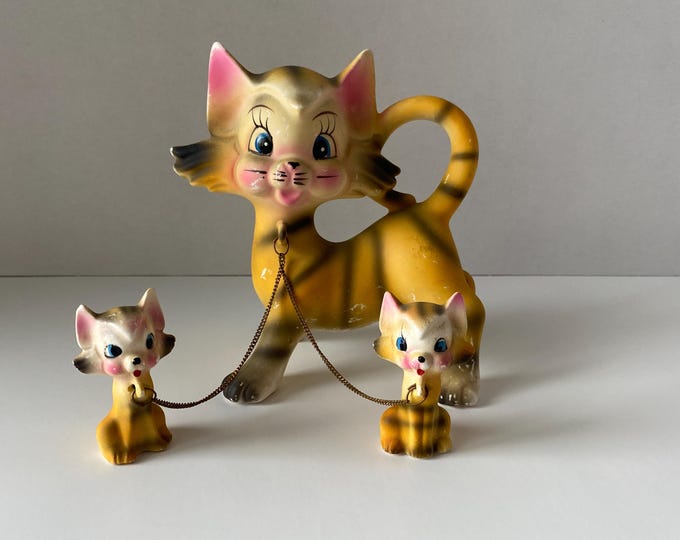 Lipper and Mann Vintage Ceramic Cat with two kittens on chain -  1950s from Japan