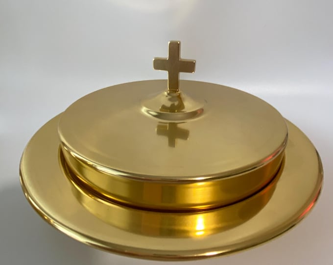 27 Piece set Polished Brass Communion Tray with Communion Wine Cup Tray, 20 glass cups and 4 plastic cups ChurchWare by Artistic Mfg Co. USA