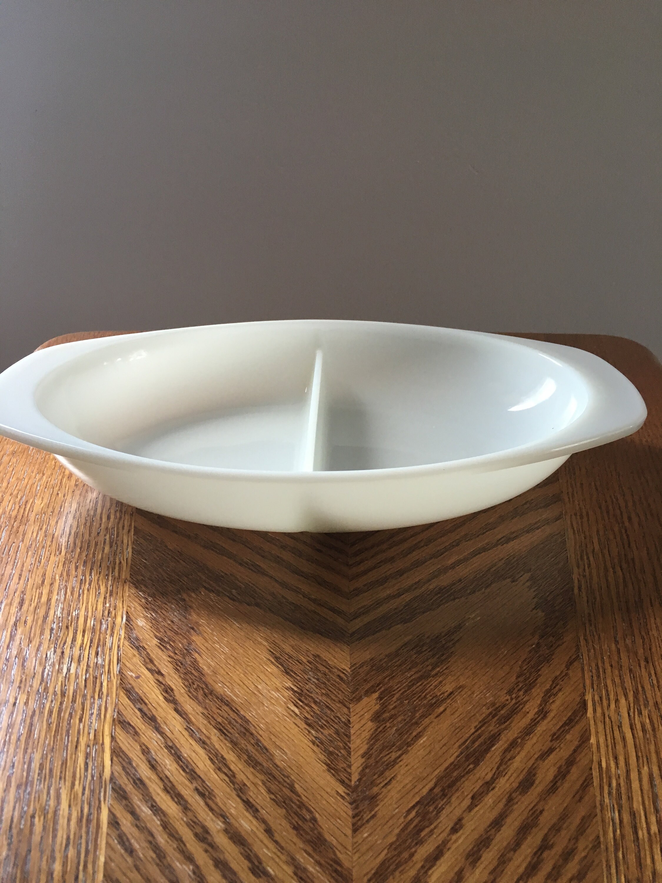 Vintage Pyrex White split baking dish 1083 1.5 quart