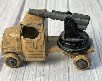 Tootsie Toy WW1 Mack C gun cab Army cannon truck