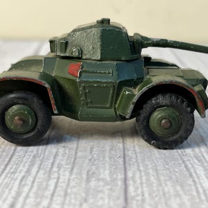 Dinky 670 Armoured car Meccano Ltd Made in England