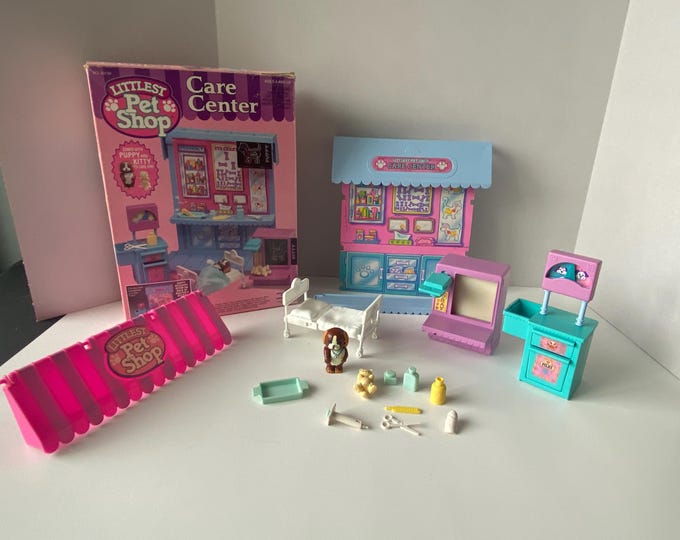 1993 Little Pet Shop Care Center - Veterinary Care toys includes x-ray machine, bed, puppy, kitty and other accessories with original box