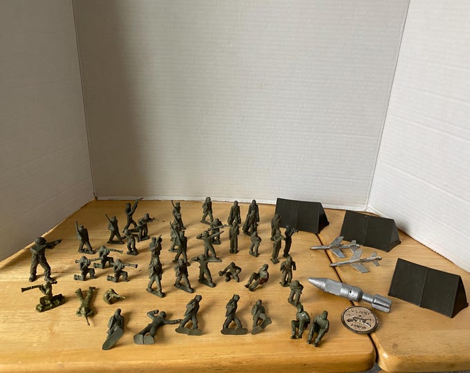 48 Piece Set Military Army Set with 3 tents, 3 missiles, 41 Army men and 1 US Army Armor pin