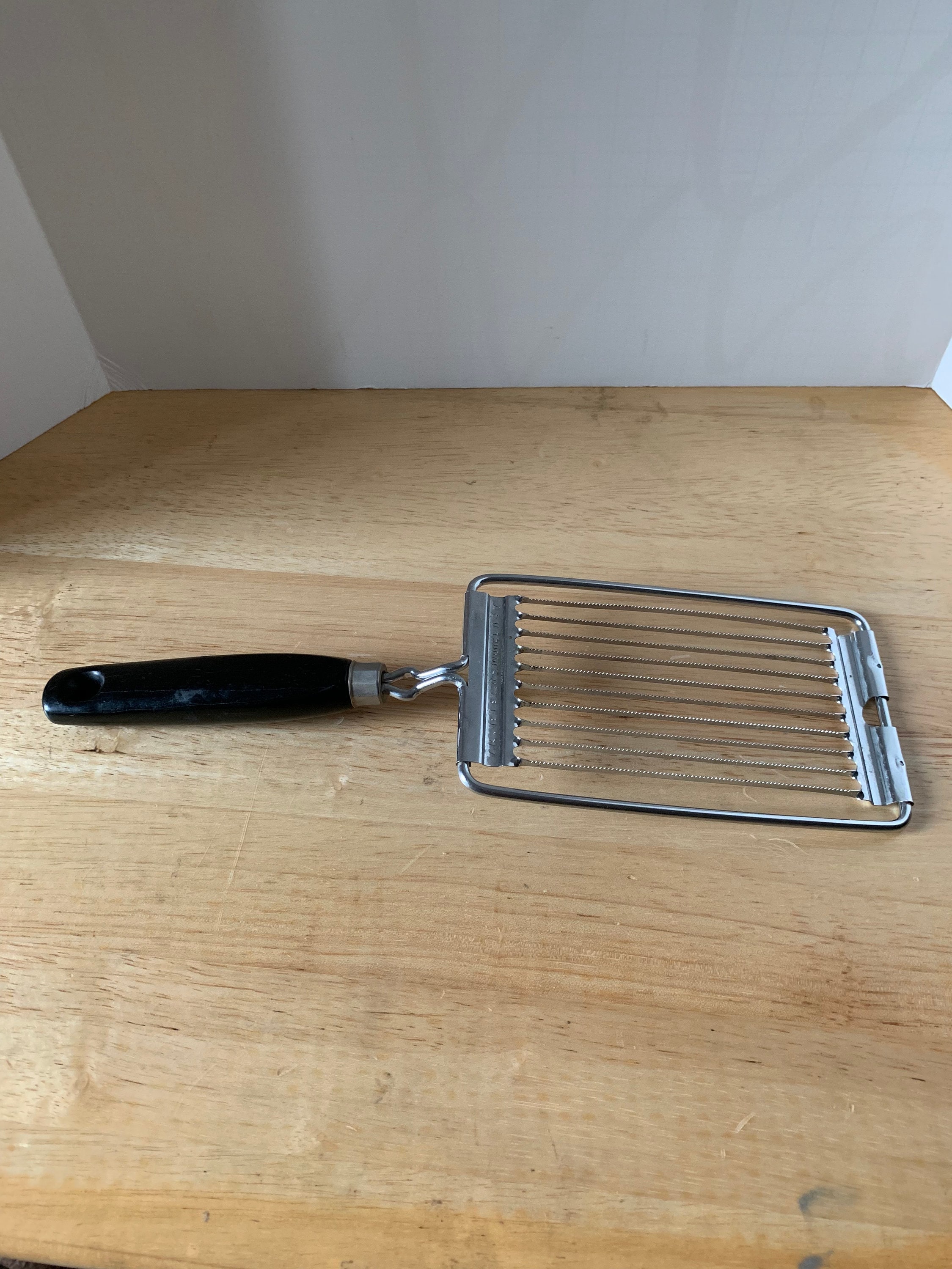 Vintage Another Ecko Pruduct USA 10 slice tomato slicer