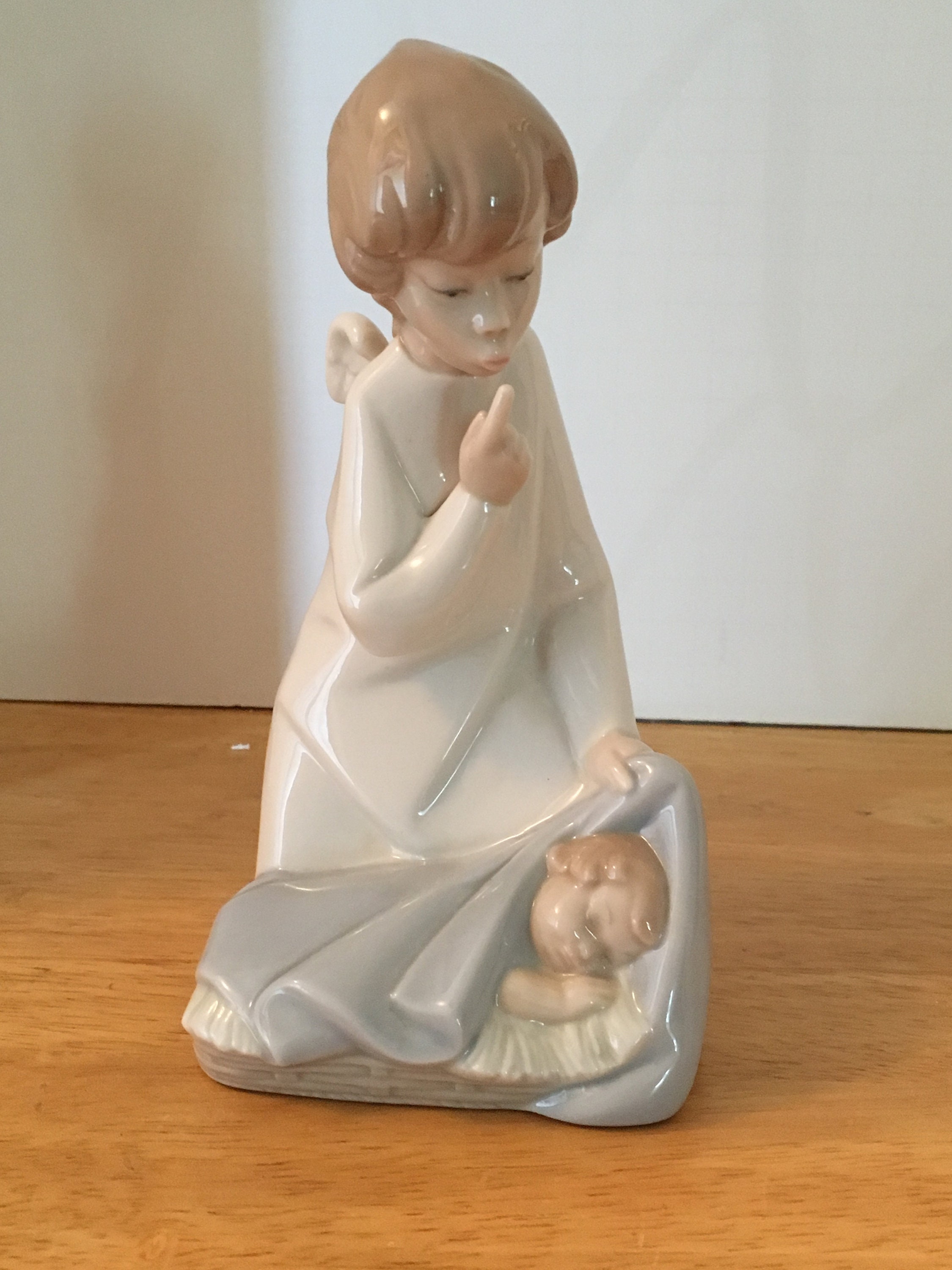 Lladro retired Angel with Child with original box