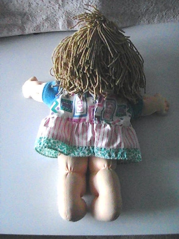 pretty crimp and curl cabbage patch doll