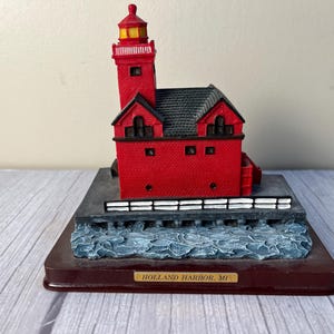 1998 Holland Harbor Lighthouse in Holland Michigan from Oneida Studios