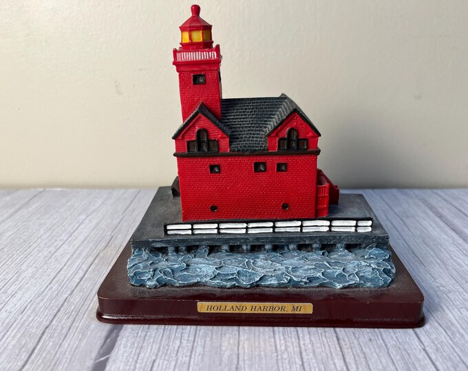 1998 Holland Harbor Lighthouse in Holland Michigan from Oneida Studios