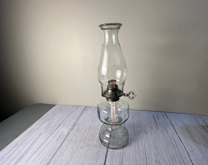 male style 12-sided clear embossed base oil lamp with key adjuster with beaded chimney and wick