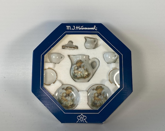 1993 Reutter ProzellanGermany 9 Piece M J. Hummel "Lily of the Valley" Miniature Porcelain Tea Set in Original Box
