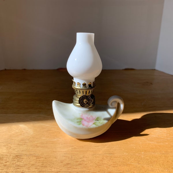 Small / miniature R Dyer Aladdin / genie style white and rose porcelain oil lamp