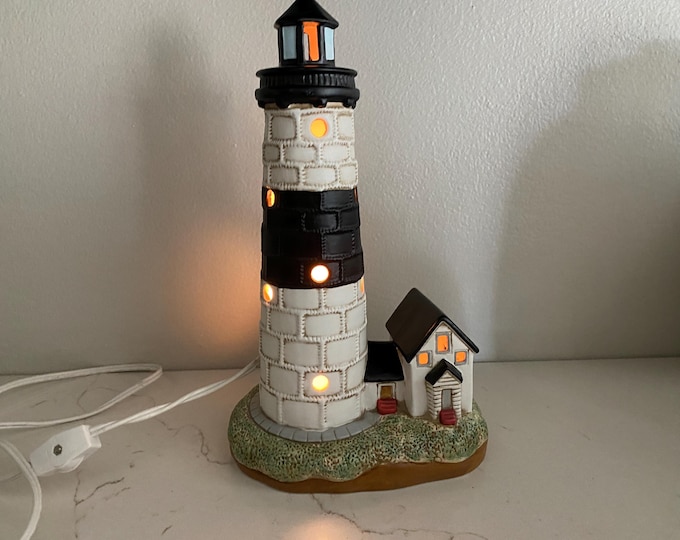 Vintage Geo. Z Lefton Ceramic 1867 Big Sable Point Lighted Lighthouse (Michigan) with Light cord Made in 1992 #00885