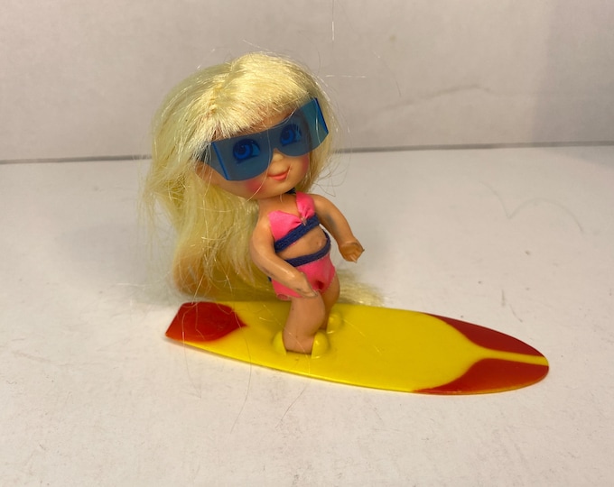 Vintage 1967 Mattel SURFY SKIDDLE Surfer Doll with surfboard and glasses #3517