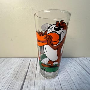 1976 Tasmanian Devil and Daffy Duck Pepsi Warner Brothers Drinking Glass