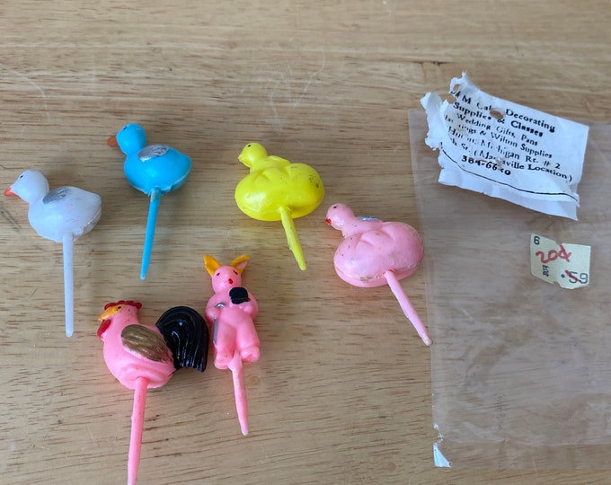 Easter picks vintage 6 piece bunny ducks chicks rooster plastic picks cake toppers w/original package for cupcakes or cake decorating