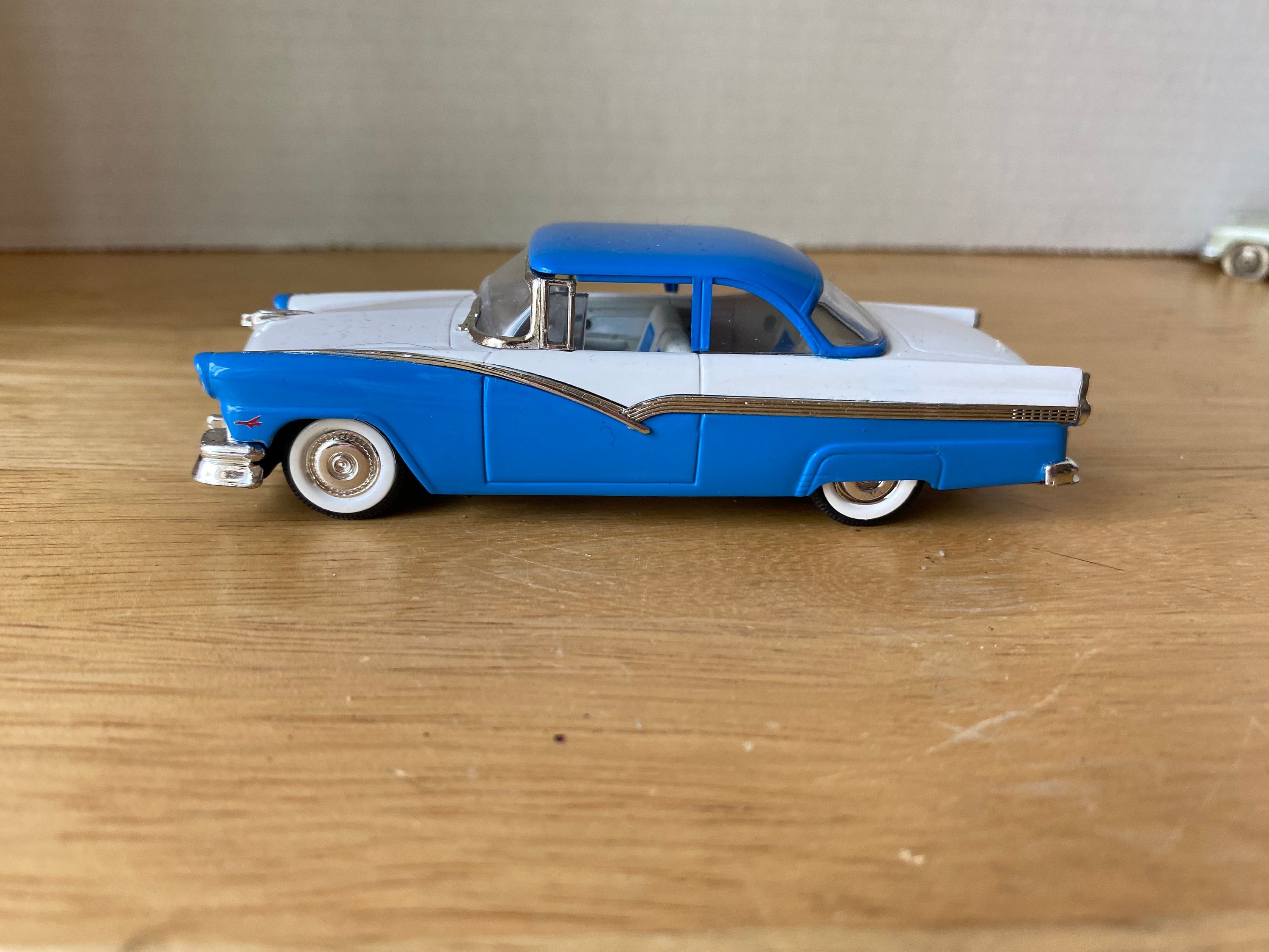 Dinky Matchbox 1956 Ford Fairlane Convertible DYG12-M 1/43