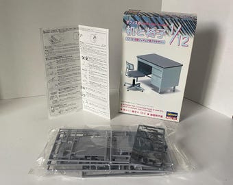 Modern Plastic Dollhouse 1:12 scale Desk and Chair Set Kit  - New in Box