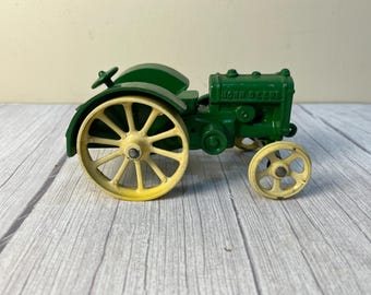1990's John Deere model D 1:16 scale green tractor