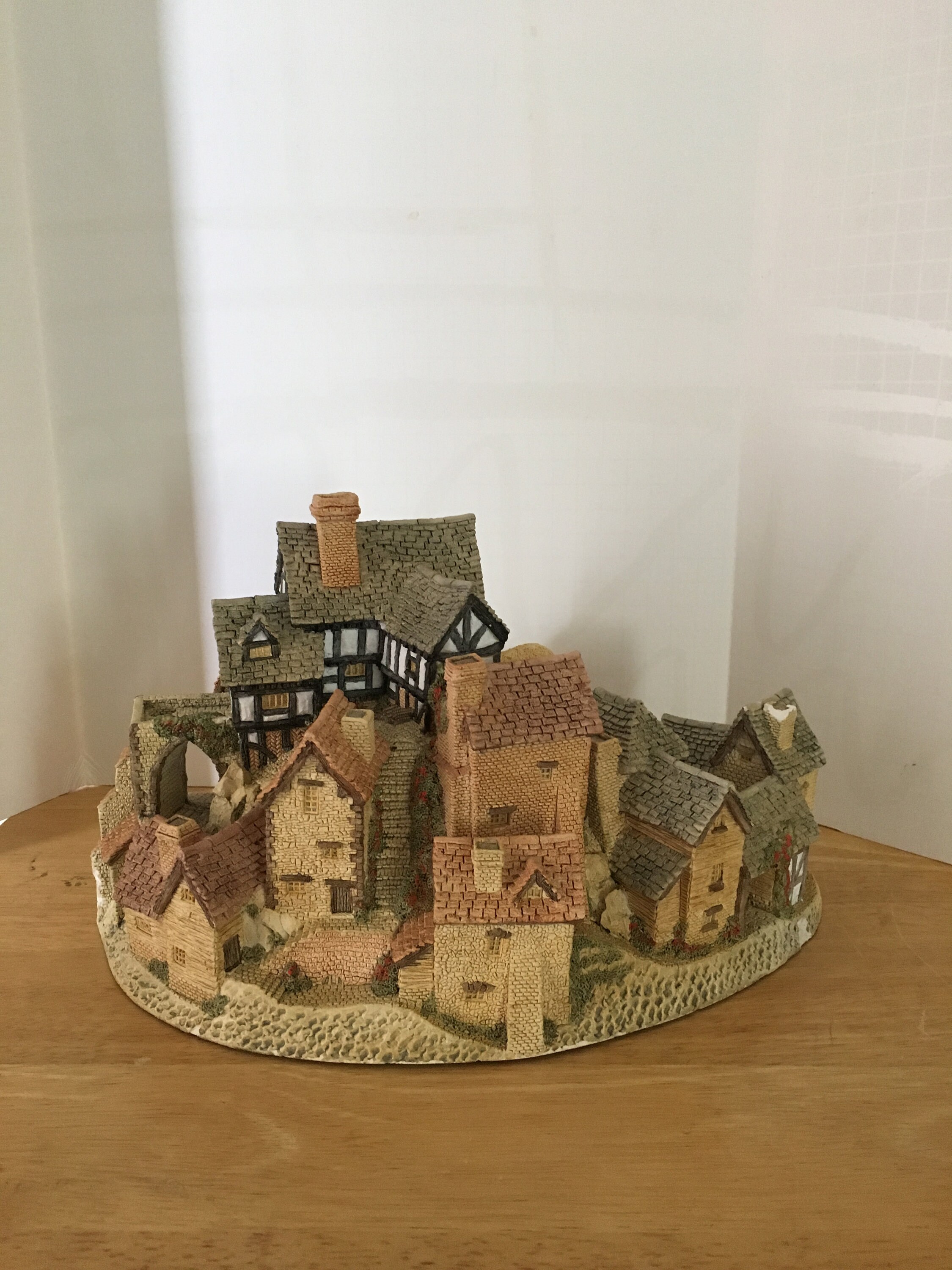 Vintage David Winter 1981 The Village with original box