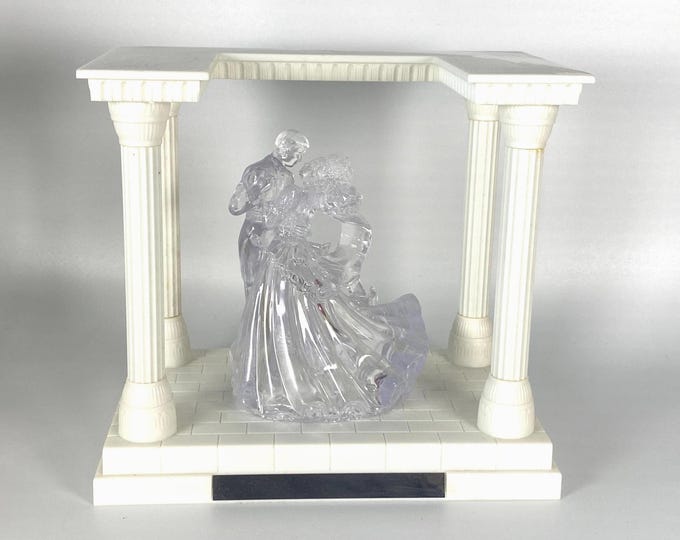 Vintage Wilton Bianca First Dance Clear Bride and Groom Figurine Dancing in an Archway with Pillars