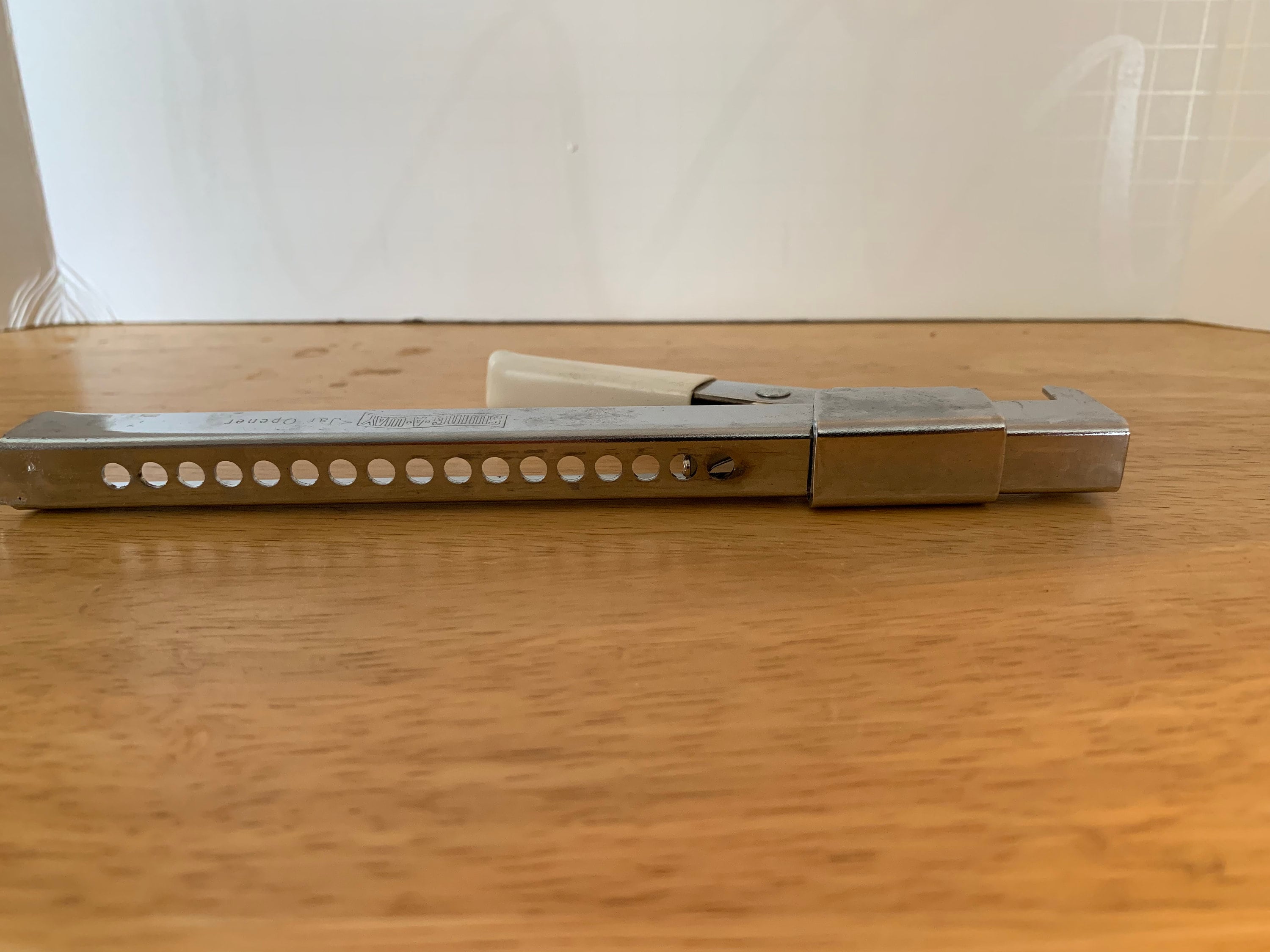 Vintage Swing Away jar opener