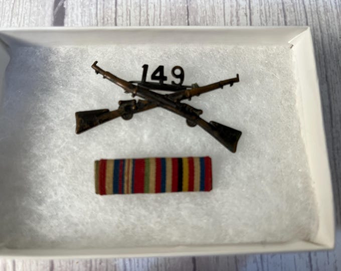 WWI 149th Infantry Regiment Crossed rifle pin