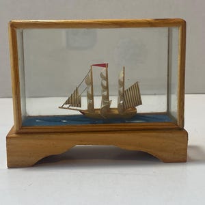 1950s-1960s Vintage Ship Model Miniature Diorama in Glass and Wood Box Frame Case
