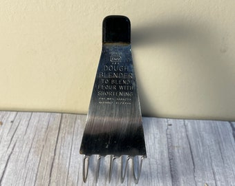 Ekco black knurl handle dough cutter / pastry blender
