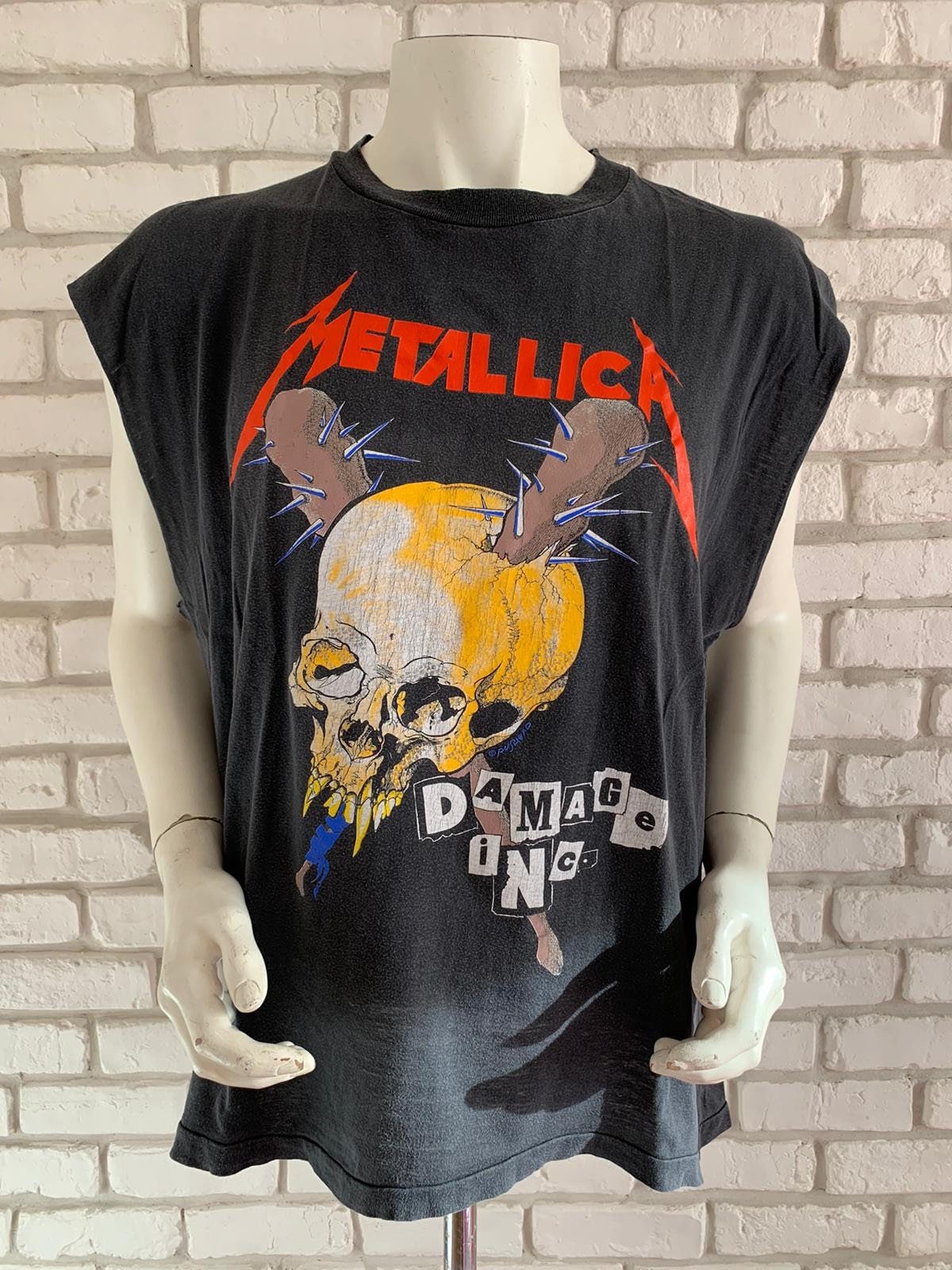 L) Vintage band metallica 1988 damage inc t shirt, Men's Fashion