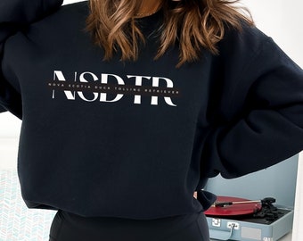 NSDTR Nova Scotia Duck Tolling Retriever Bluza z okrągłym dekoltem Prezent dla miłośnika psów