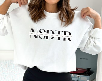 NSDTR Nova Scotia Duck Tolling Retriever Bluza z okrągłym dekoltem Prezent dla miłośnika psów