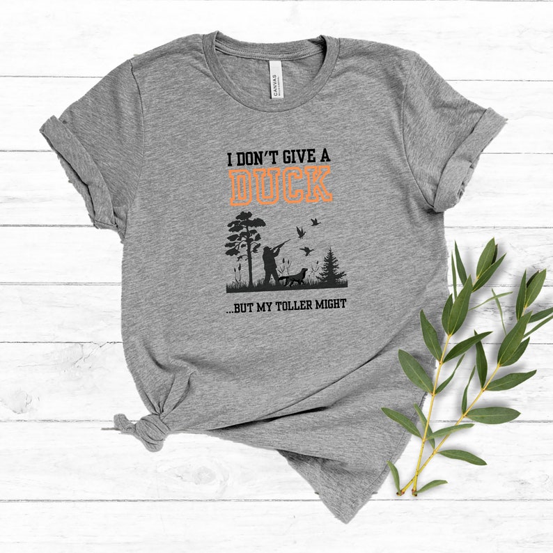 Ik geef geen eend T-shirt, eend jachtseizoen, eend tolling retriever, openingsdag, jachthond shirt, eend hond, waterhond, jacht shirt afbeelding 4