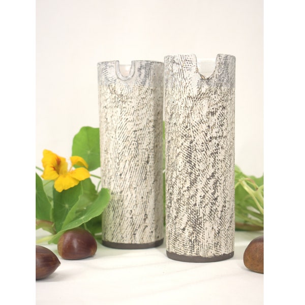 Keramik Krug oder Vase aus Steingut - strukturiertes Muster aus Schwarz und Weiß  (D= 7 cm / 2,75 in. H= 17,5 cm / 6,75 in.)