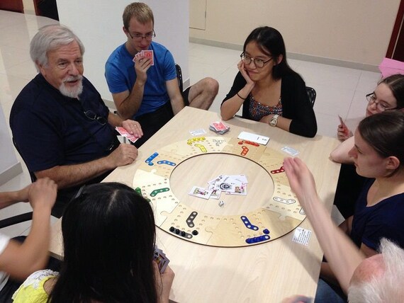 8-Player uDog Game 2-8 players 8-Player uDog Game 2-8 players