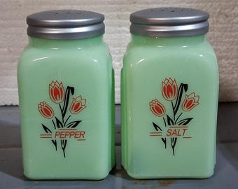 Salt Pepper Tulips  Shakers  Jade Arch Kitchen Home Office Gift Collectible