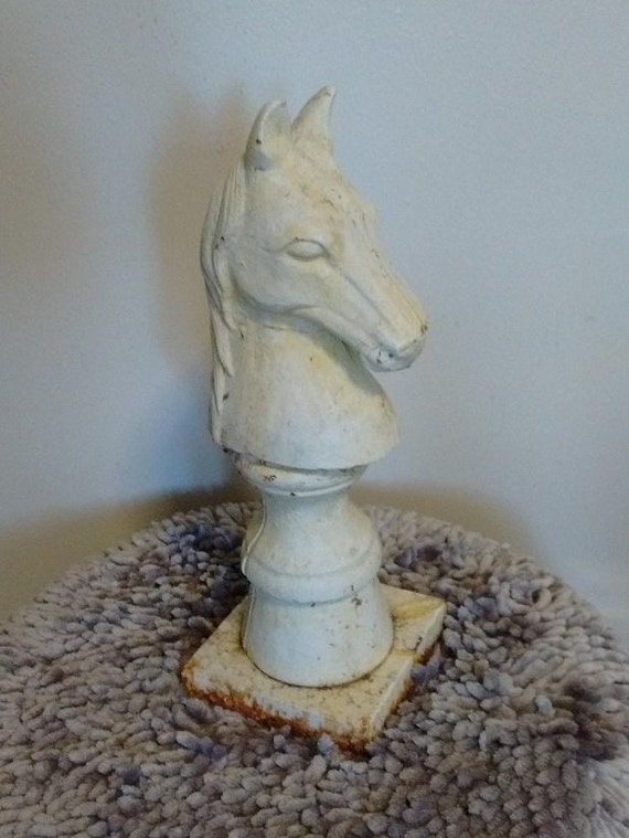 ② SUPERBE TETE DE CHEVAL EN FONTE - Statues de jardin