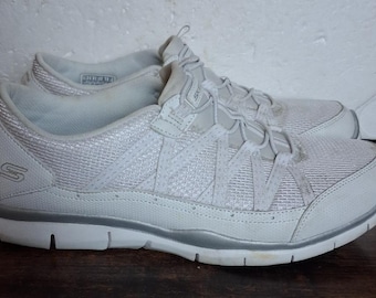 Zapatos sin cordones Skechers talla 11W para mujer