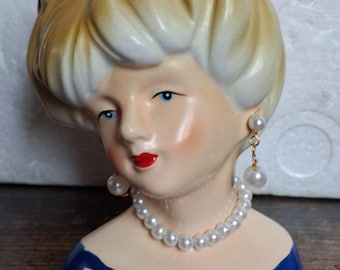 Jarrón con cabeza de dama, collar de perlas, pendientes, regalo para el hogar
