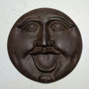 Decoração de parede para escritório e casa em ferro fundido com rosto de lua de 7,5 polegadas