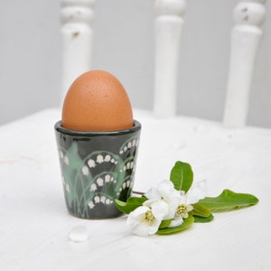 Maiglöckchen Eierbecher personalisierbar handbemalt Bild 4
