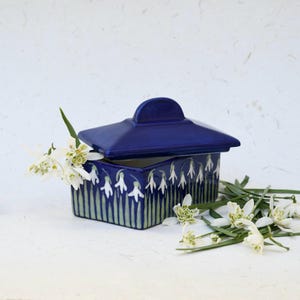 Snowdrop Butter Dish - can be Personalised - Hand Painted