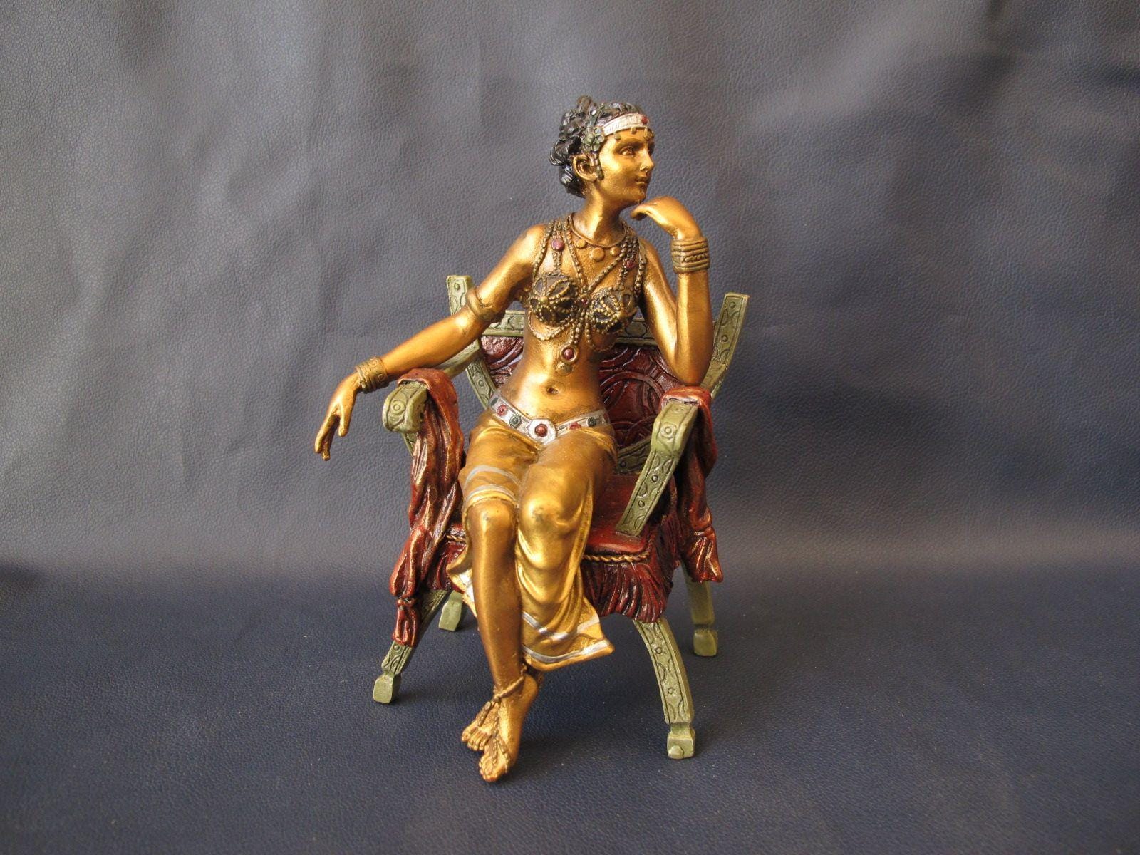 Cleopatra figurine - Etsy 日本