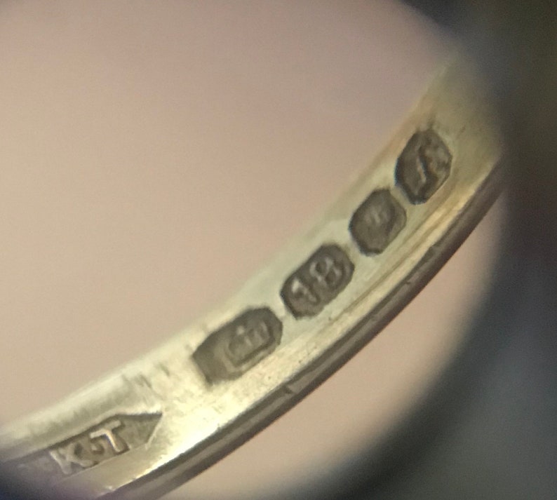 18ct Gold Platinum 5 Stone Diamond Ring Genuine Diamonds = Ring size 8.5