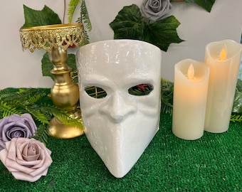 Bauta mask in typical Venetian papier-mâché