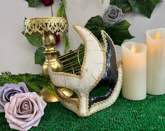 Venetian Swan mask in papier-mâché and baroque decorations