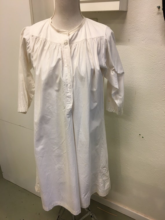 vintage nightgown from the 40s