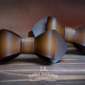 Leather Bow tie Brown mens bow tie Wedding bow tie Mens Gift bowtie Groomsmen bow tie Grooms bow tie Gift for him Valentine's Day gift Tie