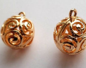 Gold-plated ball-shaped pendant 12 mm in diameter